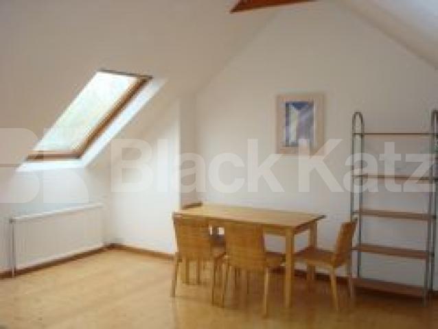 			MINS TO PARLIAMENT FIELDS, 2 Bedroom, 1 bath, 1 reception Flat			 Glenhurst Avenue, KENTISH TOWN-DARTMOUTH PARK